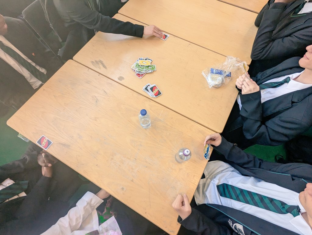 BlaiseHighSch's tweet image. Our Year 10s have really embraced Final Ascent 🏔️
A space they can call their own, to study and to play! 💚 #StudySpace #Year11ToBe #WorkHardBeKind @GreenshawTrust