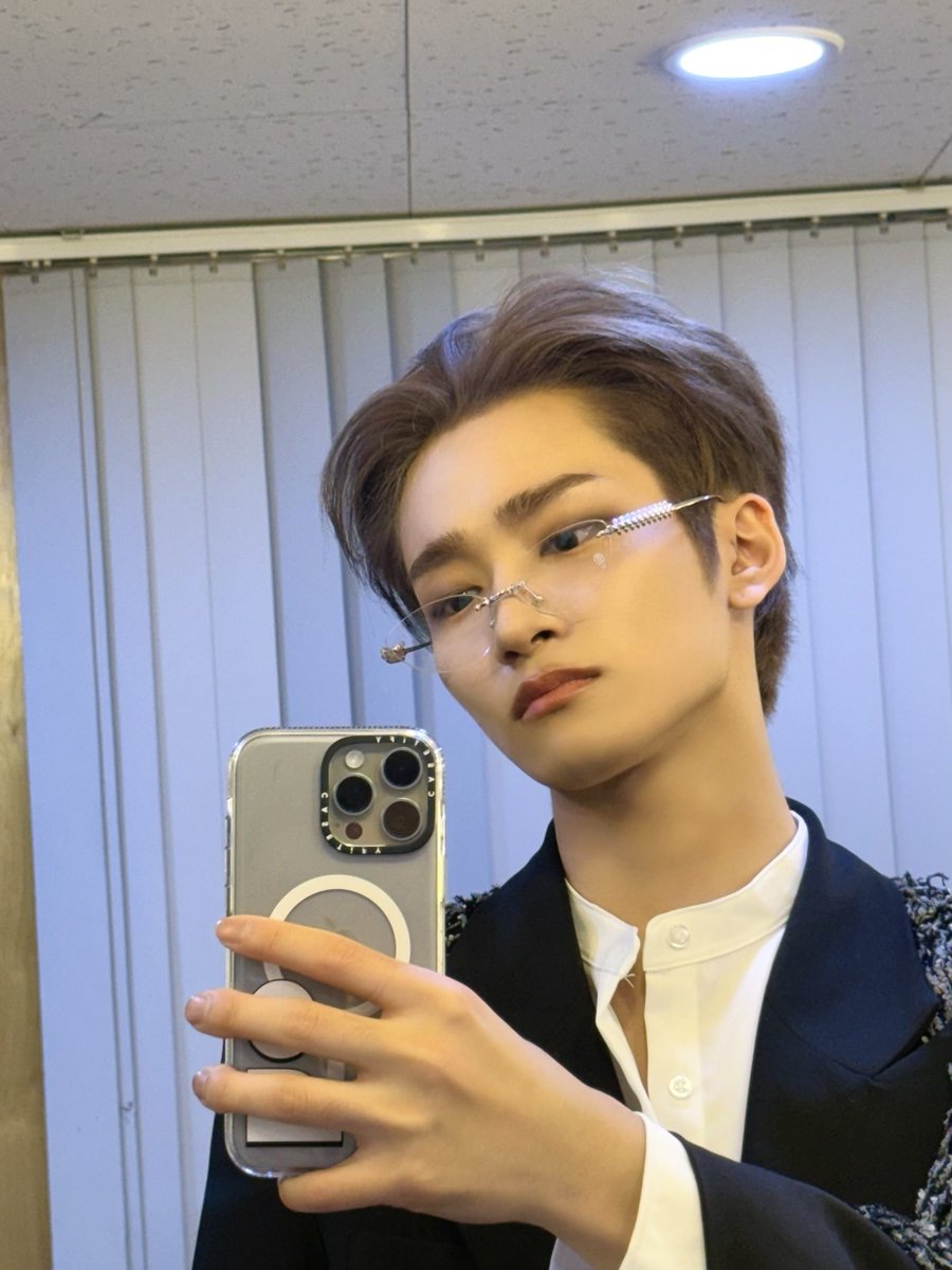 by_EPEX's tweet photo. 늑대젶이랑 함께 춤을🩶🖤🤍

#EPEX #이펙스 #JEFF #제프 #젶프프 https://t.co/cnyIMZ6OjH
