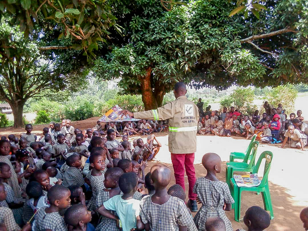 swrwug's tweet image. @swrwug Community Liaison Officer conducting #roadsafety awareness session at Bulemwa primary school in #Hoima where pupils were equipped with road safety knowledge to enable them to use the road in a safely.