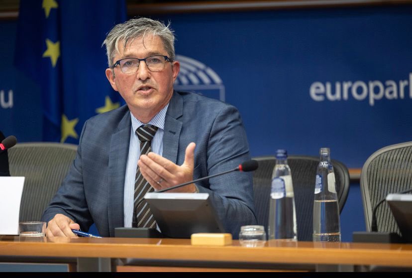 Thomas Byrne (@thomasbyrnetd) on Twitter photo A massive congratulations to Fergal O’Regan on being elected by EU Member States as the new Head of the European Security and Defence College.
Terrific to see yet another Irish person tasked with a leading EU role 👏🏻
🇮🇪🇪🇺 <a href="/IrelandInEU/">Ireland In The EU</a> <a href="/f_oregan/">Fergal O Regan</a> A massive congratulations to Fergal O’Regan on being elected by EU Member States as the new Head of the European Security and Defence College.
Terrific to see yet another Irish person tasked with a leading EU role 👏🏻
🇮🇪🇪🇺 <a href="/IrelandInEU/">Ireland In The EU</a> <a href="/f_oregan/">Fergal O Regan</a>