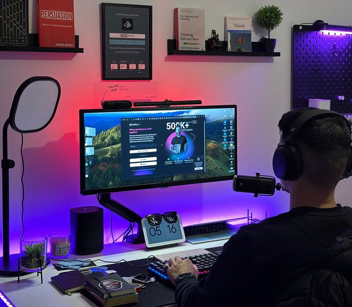 What’s up setup nerds, send desks / tag someone 👀