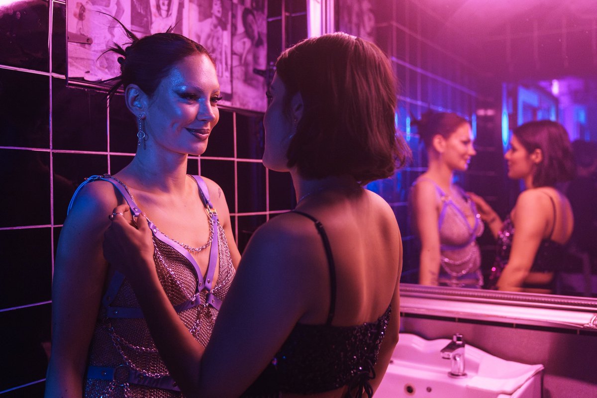 gitikabuttoo's tweet image. Interested in collaborating with producers &amp;amp; writers on screen work. Shorts/ features/ tv. 

Based in the UK, but happy to work internationally for a good story! 

I’d be so grateful for shares or recommendations 🙏🏽 🌍

Some stills from my last short … 

📸 by Dan Ollderhead