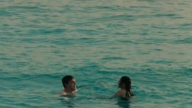 karoon95's tweet image. Aftersun is the best film I’ve seen in a long time — gripping, emotional, and visually stunning. A refreshing break from Hollywood’s recycled formulas, with a standout original script. And one of the best uses of music ever with Queen's Under Pressure in the final scene.