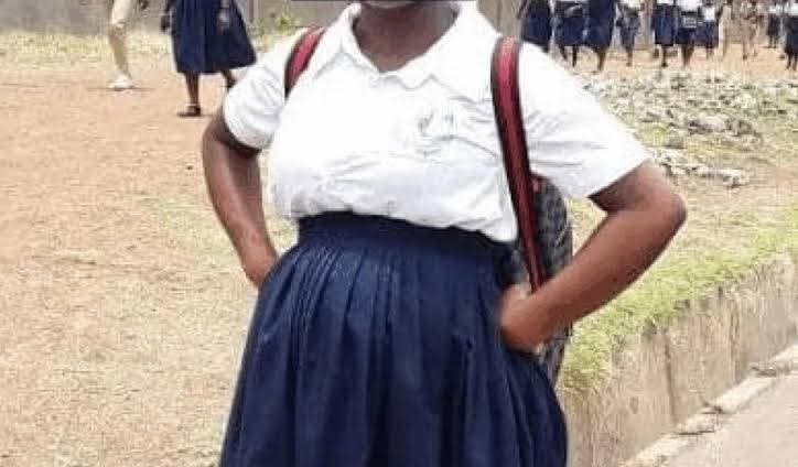 La décision du ministère de l'éducation sur le maintien des élèves enceintes dans les  établissements scolaires, c'est par souci d'égalité et d'éviter la discrimination.<a href="/Conept_Rdc/">Conept Rdc</a> <a href="/JosephineMawete/">Joséphine Mawete</a> <a href="/DNyamugabo/">Deborah Nyamugabo</a> <a href="/RDC_IYAFP/">IYAFP RDC</a> <a href="/GiseleKapinga/">Kapinga Gisèle</a>