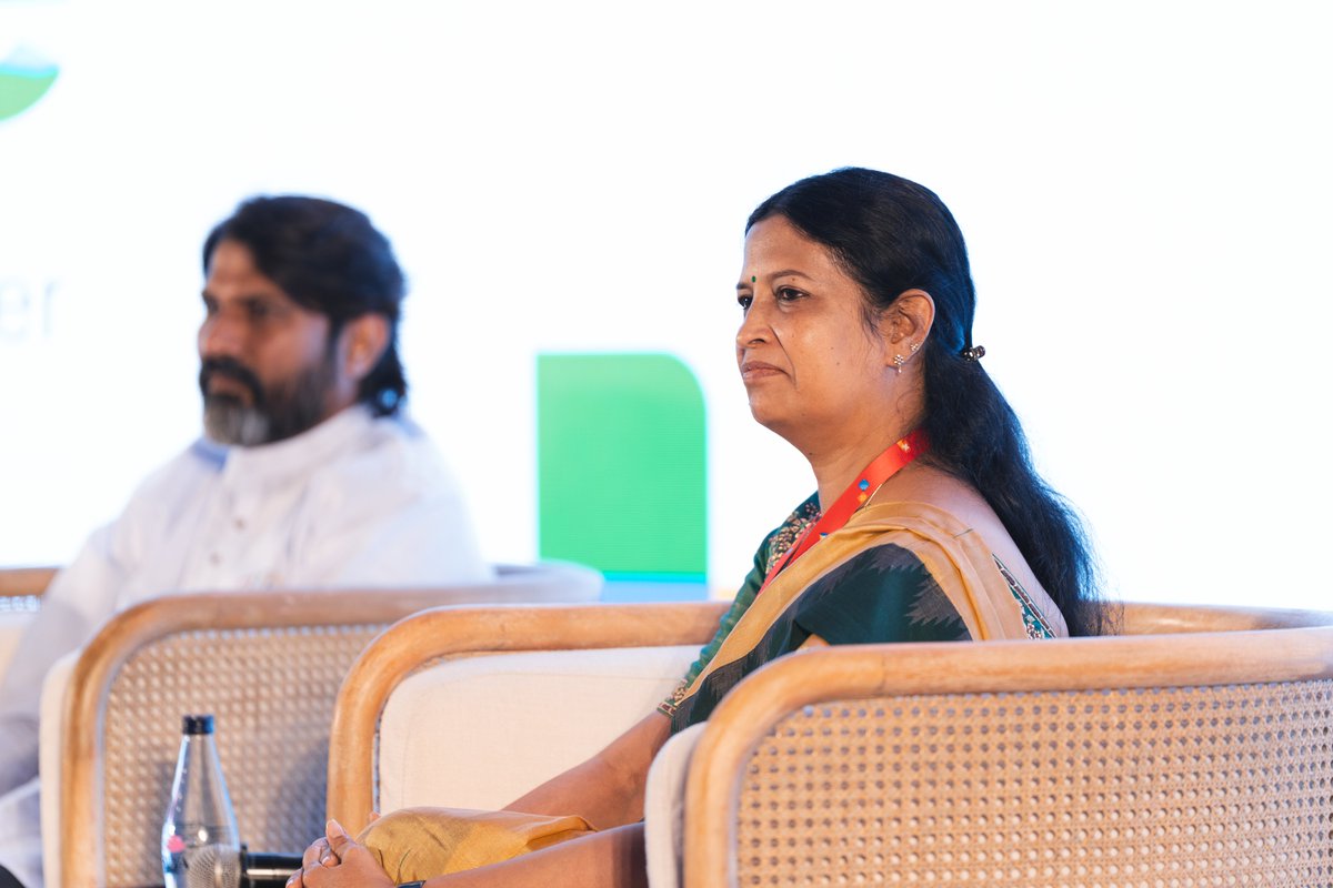 Zoho's tweet image. Our leadership team went on stage at #InspireIndia2025 to answer some forward-looking questions from our partners.
From roadmap decisions to long-term strategy, it was all about how we’re growing together. 😇