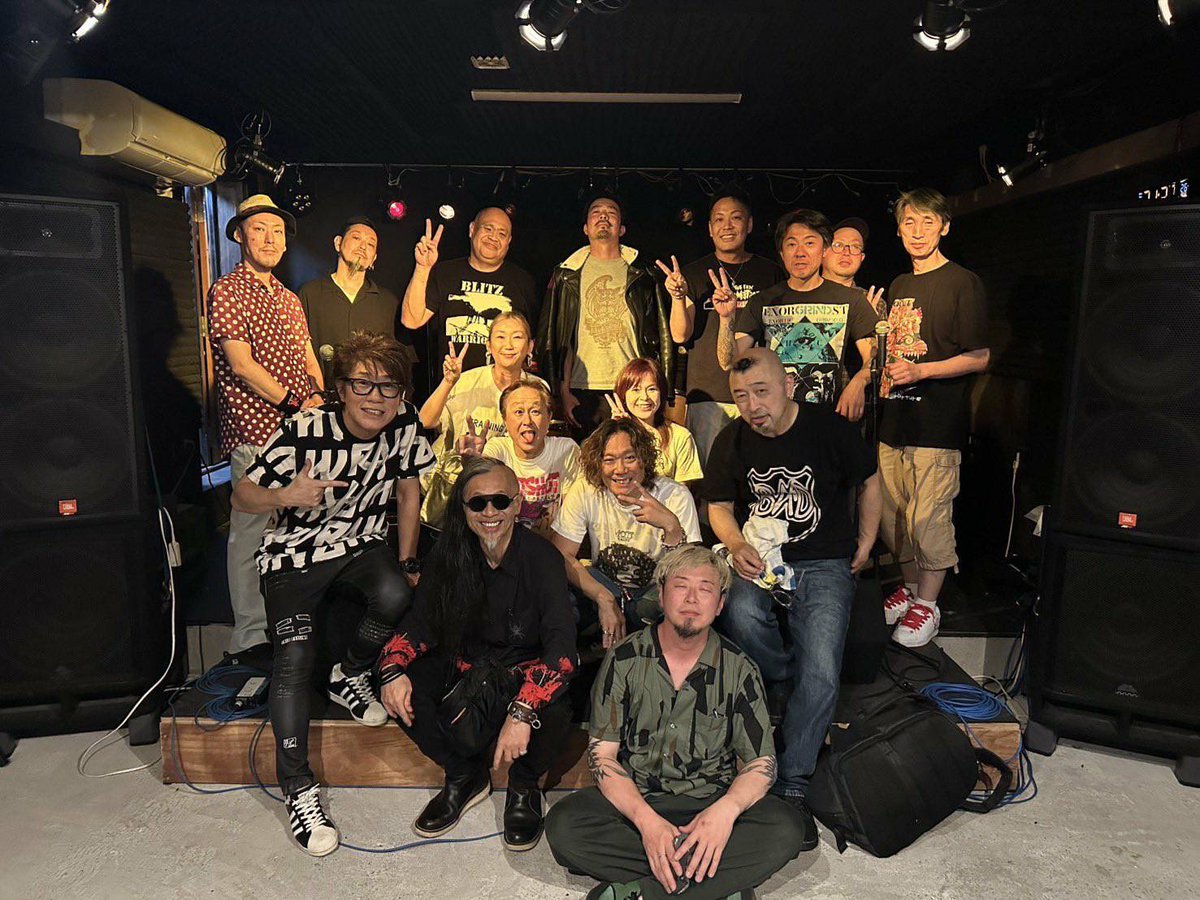 日曜日会津ありがとうございました！
カラン堂すげー良いところに移転してました！
あの場にいたみなさん全てありがとうございました！

次のライブは7/20(sun) at 青森 Be on space 222
「みちのく3ピースバンドサミット三羽鳥」
サントマ初の青森！
ヨロシクです！