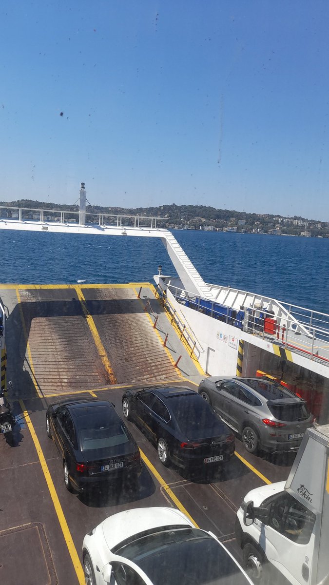 Istinye-Çubuklu arasındaki arabalı vapur seferlerinin kaldırılacak olması dedikodusu bile kötü.
Eksiklikleri ile bile trafiği (araç ve insan) rahatlatan ,canlandıran bu karar tekrar gözden geçirilsin.