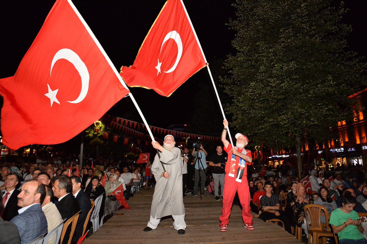 Milletin zaferinin 9. yılı… 🇹🇷

Her zaman olduğumuz yerde, bu akşam 20.00’de Meydan’da; yine nöbette olacağız…

#15Temmuz