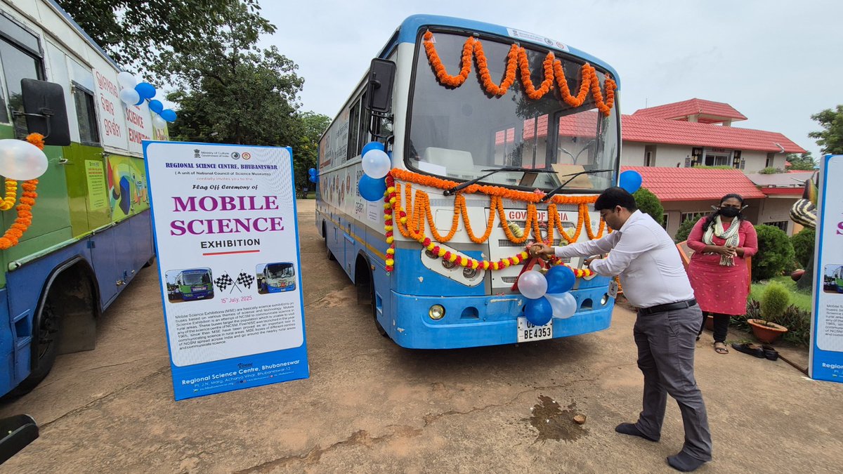 Regional Science Centre, Bhubaneswar (@rscbhubaneswar) on Twitter photo Two MSE buses on "Measurement" & "Electricity & Magnetism" were flagged off from <a href="/RSCBhubaneswar/">Regional Science Centre, Bhubaneswar</a>, a unit of <a href="/ncsmgoi/">National Council of Science Museums-NCSM</a>, <a href="/MinOfCultureGoI/">Ministry of Culture</a>, to tour Nuapada & Keonjhar on July 15, 2025. Smt. Pralipta Mishra, Asst. Director, Directorate of TE & SCERT, Odisha, graced the flag-off event. Two MSE buses on "Measurement" & "Electricity & Magnetism" were flagged off from <a href="/RSCBhubaneswar/">Regional Science Centre, Bhubaneswar</a>, a unit of <a href="/ncsmgoi/">National Council of Science Museums-NCSM</a>, <a href="/MinOfCultureGoI/">Ministry of Culture</a>, to tour Nuapada & Keonjhar on July 15, 2025. Smt. Pralipta Mishra, Asst. Director, Directorate of TE & SCERT, Odisha, graced the flag-off event.