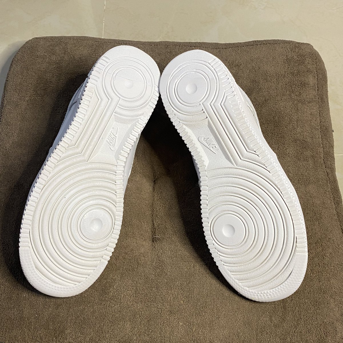 daisysneakers tweet media