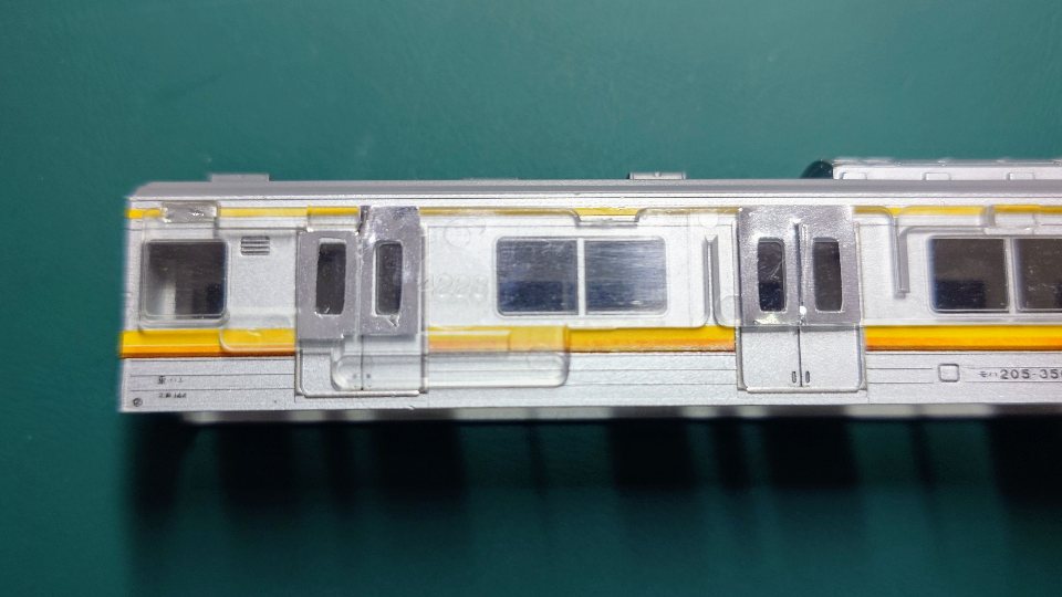 MaterialSkr's tweet image. 205系後期車向けのドア内貼り銀色シール
中間車の貼り付けサンプルです。
※画像では戸当たりゴム表現ありますが、頒布品には表現ありません。
※こちらも先頭車・中間車共通のシールとなります。
#サクラマテリアル