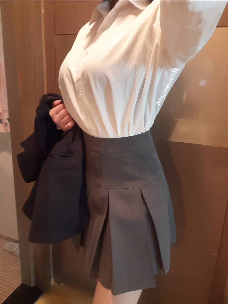 퇴근했으면 주인님한테 꼬리 흔들고 기어와야지

#펨돔 #비서제이 #페티쉬 #핀섭 #핀돔