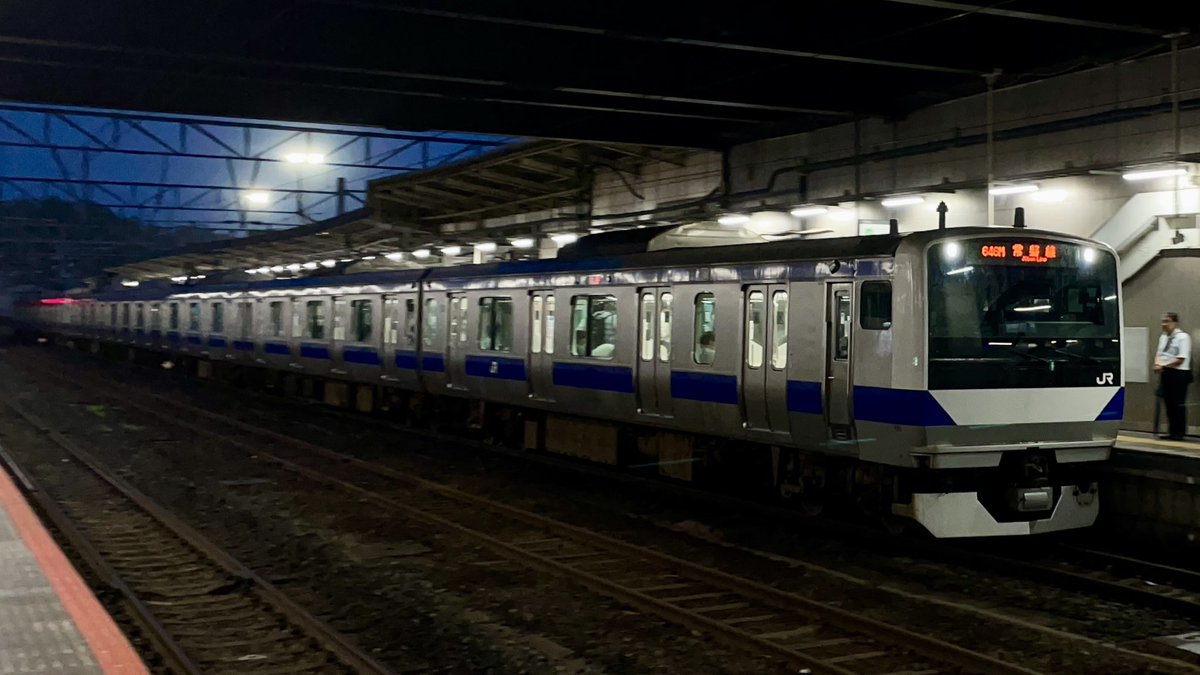 BSE501457's tweet photo. 646M K464+K552 @水戸
※4枚目は一部加工
#常磐線 #E531 #646M https://t.co/EmJW5HXGPA