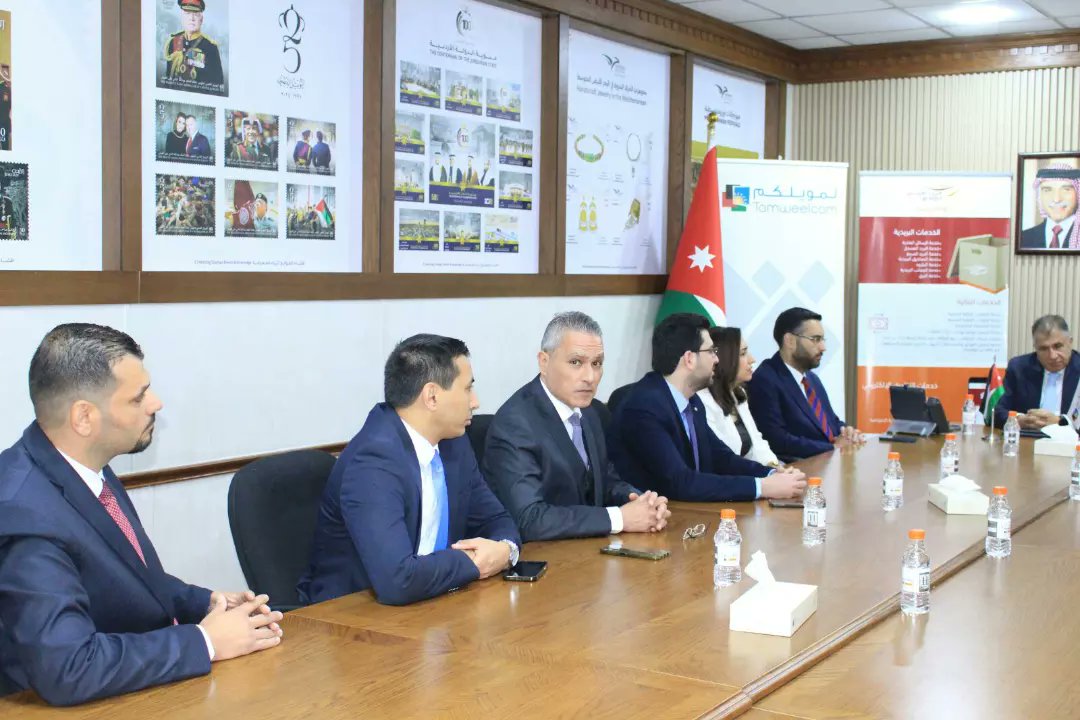 توقيع مذكرة تفاهم بين البريد الأردني والشركة الأردنية للتمويل الاصغر "تمويلكم "

وقعت شركة البريد الاردني والشركة الأردنية للتمويل الاصغر (تمويلكم) اليوم الثلاثاء الموافق 15/7/2025 مذكرة تفاهم لتعزيز التعاون المشترك بين الجانبين في مجال استخدام الخدمات المالية الإلكترونية