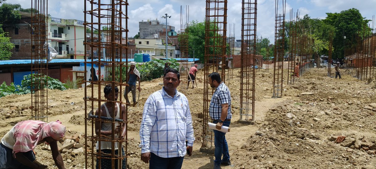 SultanpurDm's tweet photo. दिनांक 15.07.2025 को नगर पालिका परिषद द्वारा निर्माणाधीन शॉपिंग कॉम्पलेक्स व जी.आई.सी. में नवनिर्मित अतिरिक्त कक्ष, लैब एवं मल्टीपरपज हॉल के निर्माण कार्य का निरीक्षण कर सम्बन्धित को दिये गये आवश्यक दिशा-निर्देश। https://t.co/AoIssqVvG7
