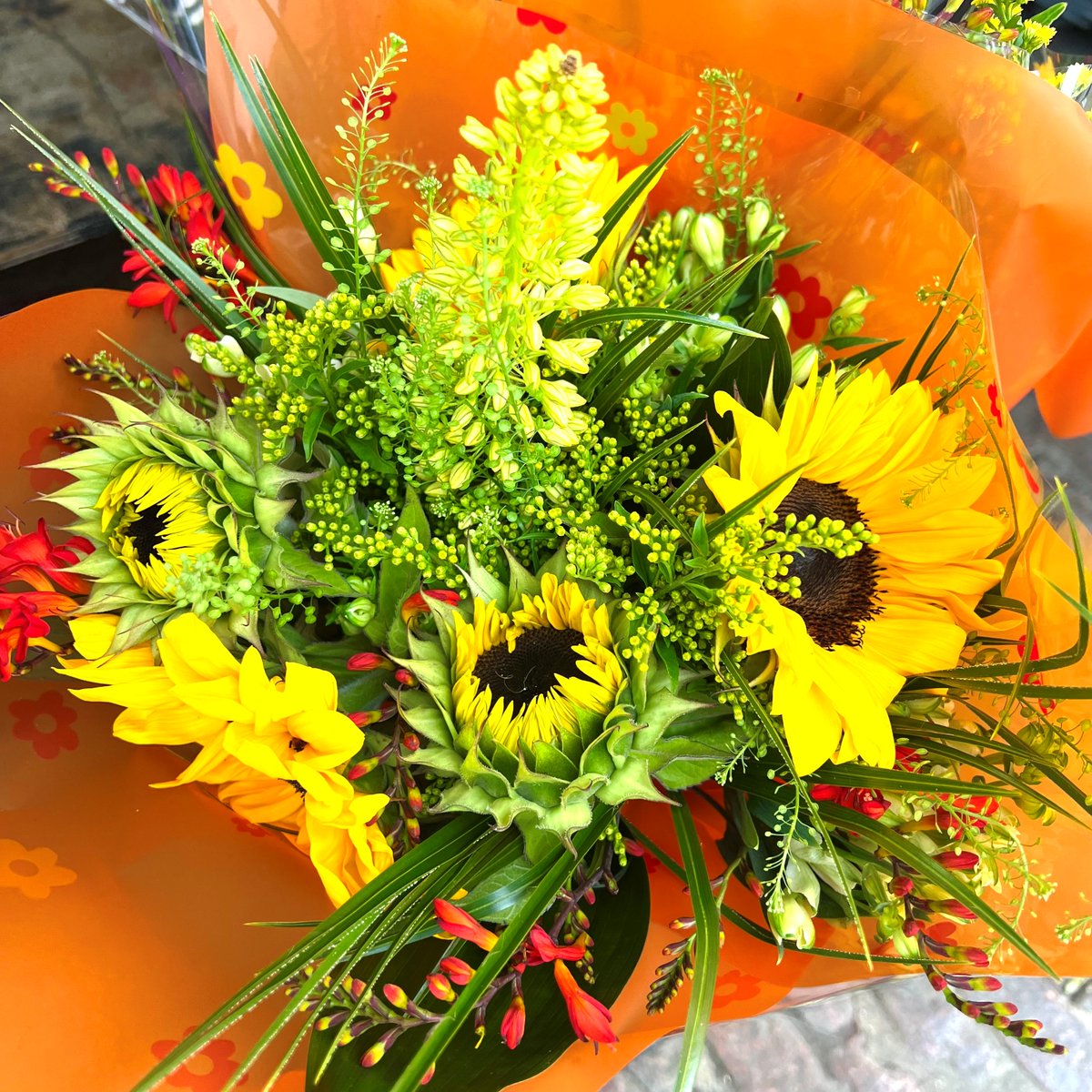 🌹🌻 Any day is a good day for a trip to <a href="/cammarkets/">Cambridge Markets</a> for some beautiful flowers. 🌹🌻
#MarketFlowers