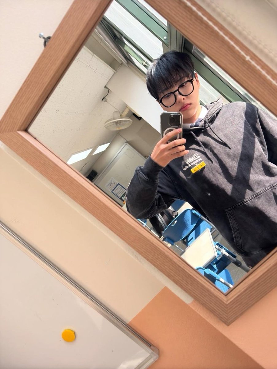 RIE_FR's tweet photo. [🫐] INSTAGRAM | 15.07.25 [1/2]

➠ 6 photos
[🎵: Soda Pop - Saja boys]

Je veux aller à l'école 😂

#RIE #OnlyOneOf #리에 #온리원오브 https://t.co/78pfFkXWyQ