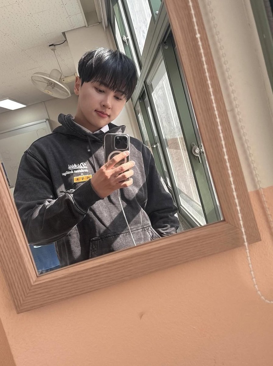 RIE_FR's tweet photo. [🫐] INSTAGRAM | 15.07.25 [1/2]

➠ 6 photos
[🎵: Soda Pop - Saja boys]

Je veux aller à l'école 😂

#RIE #OnlyOneOf #리에 #온리원오브 https://t.co/78pfFkXWyQ