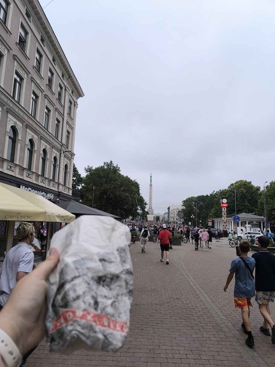 Mingi speed v asi, nad ei tea, et #grossikott on riias!!!