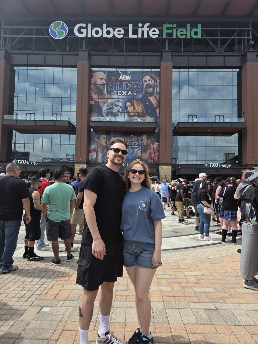 DarrenMcColl's tweet photo. What an incredible time at AEW ALL IN TEXAS! My first PPV outside the UK and my god it did not disappoint! https://t.co/bFu4ndmGx7
