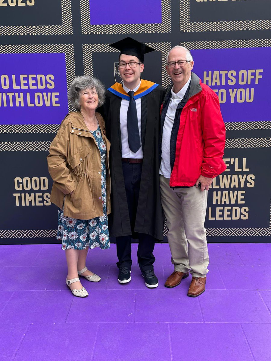 scriptmerchant's tweet image. #leedsbeckettgrads