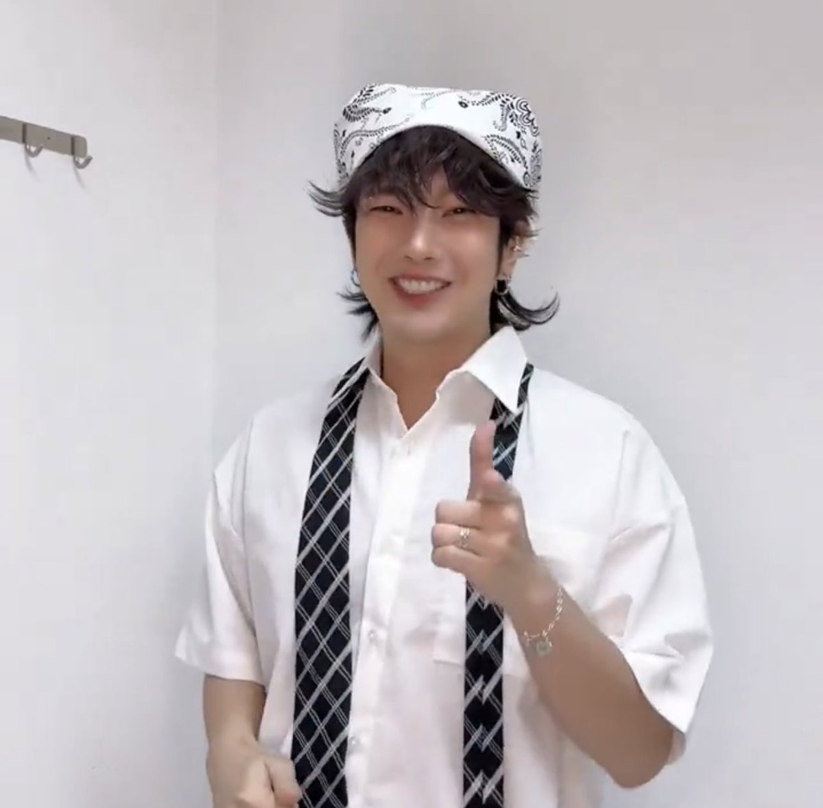 Oh my baby 🥺🎀 

#beyourluve 
#BuildJakapan