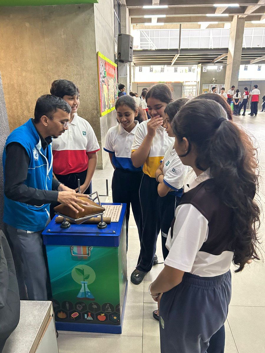 ncsmgoi's tweet photo. Science Exhibition at Green Acres Academy, Chembur, organised by @NSCMumbai, a unit of @ncsmgoi @MinOfCultureGoI 

Glimpses of day-📸

#ScienceExhibition #GreenAcresAcademy #ChemburEvents #ScienceForAll #InnovateIndia #ExploreWithScience https://t.co/KxFmY5gKNe