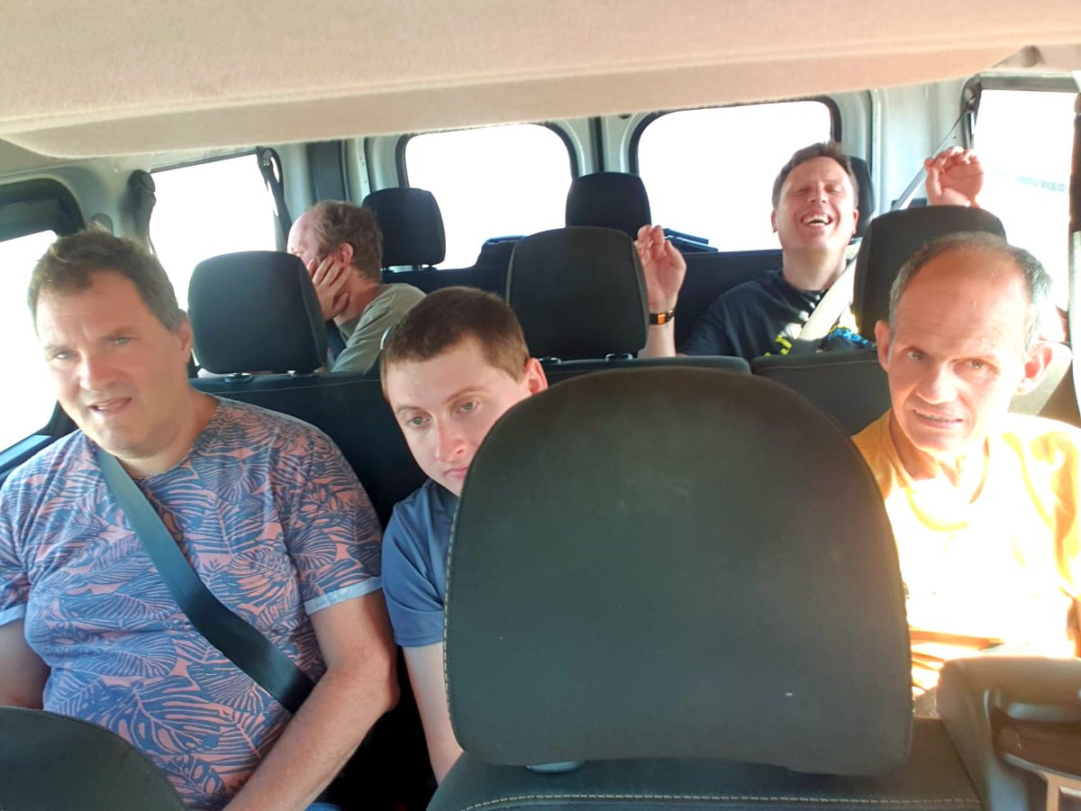 Gràcies al suport de <a href="/dsocialscat/">Drets Socials i Inclusió</a> oferim un servei de transport i acompanyament per garantir el vincle de les persones que viuen a Mas Casadevall amb les seves famílies, així com per facilitar l'accés al Servei de Teràpia Ocupacional de la nostra Fundació.