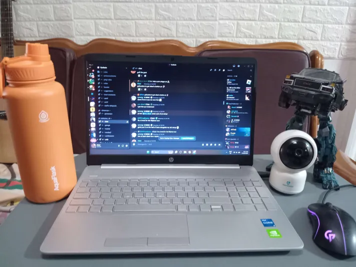 AbsoluteVailor's tweet image. can somebody start a gofundme, i need a new setup 💔🙏