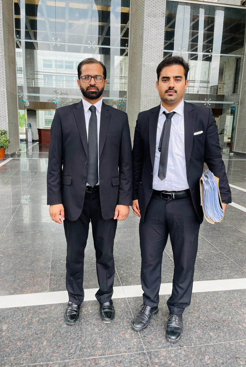 مقدمے کے اختتام پر تلخی، مگر امید باقی ہے~✌️
عدالت نے بلاسفیمی/توہینِ مذہب کے الزامات کی تحقیقات کے لیے کمیشن تشکیل دینے کی درخواستیں منظور کر لیں۔
عدالت نے حکومت کو 30 دن کےاندر کمیشن تشکیل دینےکا حکم دیتے ہوئےکمیشن کو 4 ماہ کےاندر اپنی کارروائی مکمل کرنے کی ہدایت بھی جاری کر دی