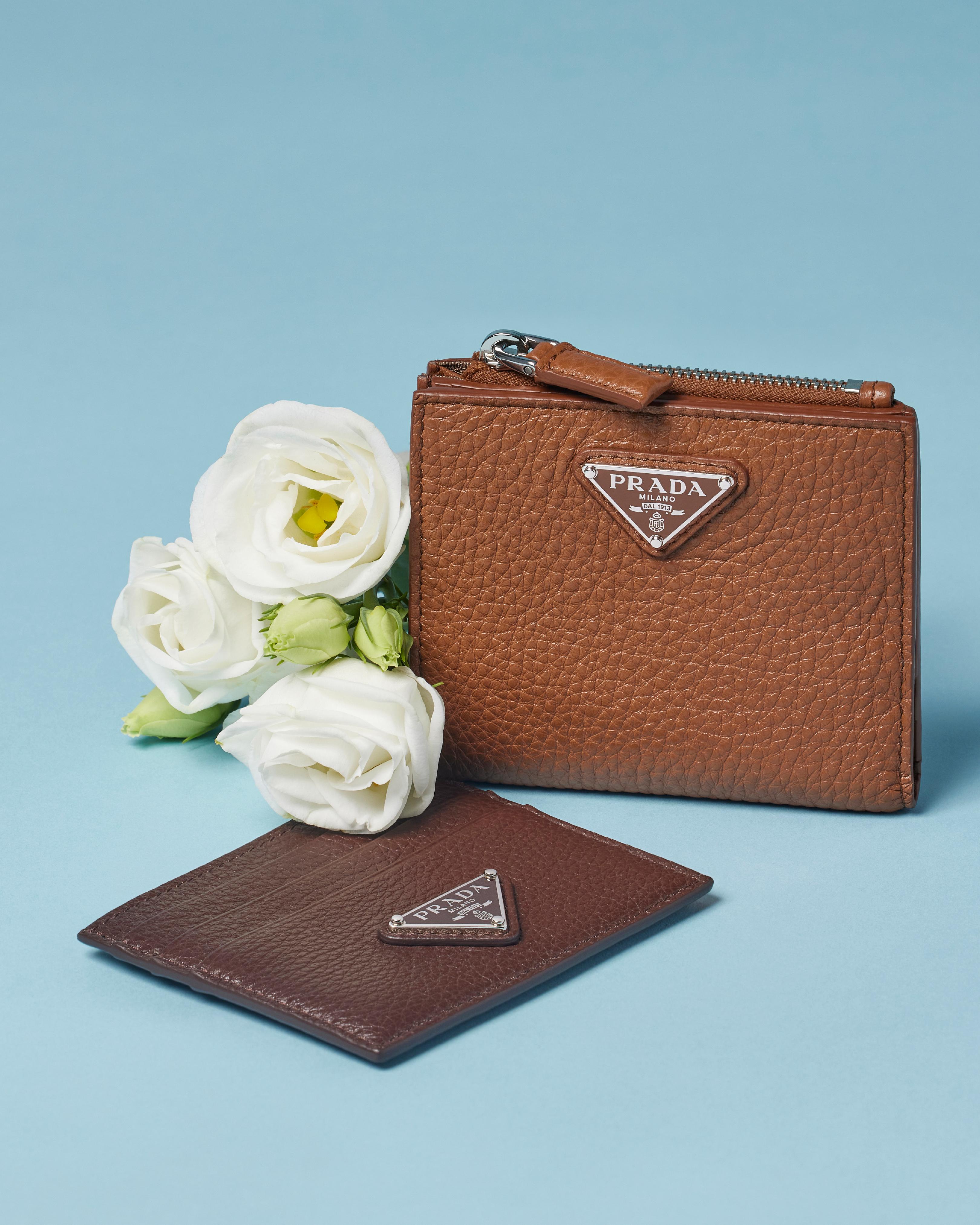 お買い得！！★PRADA / プラダ★ カフブレスレット 1IB442 ◇直営店◇【PRADA】エナメルメタル カフブレスレット (PRADA
