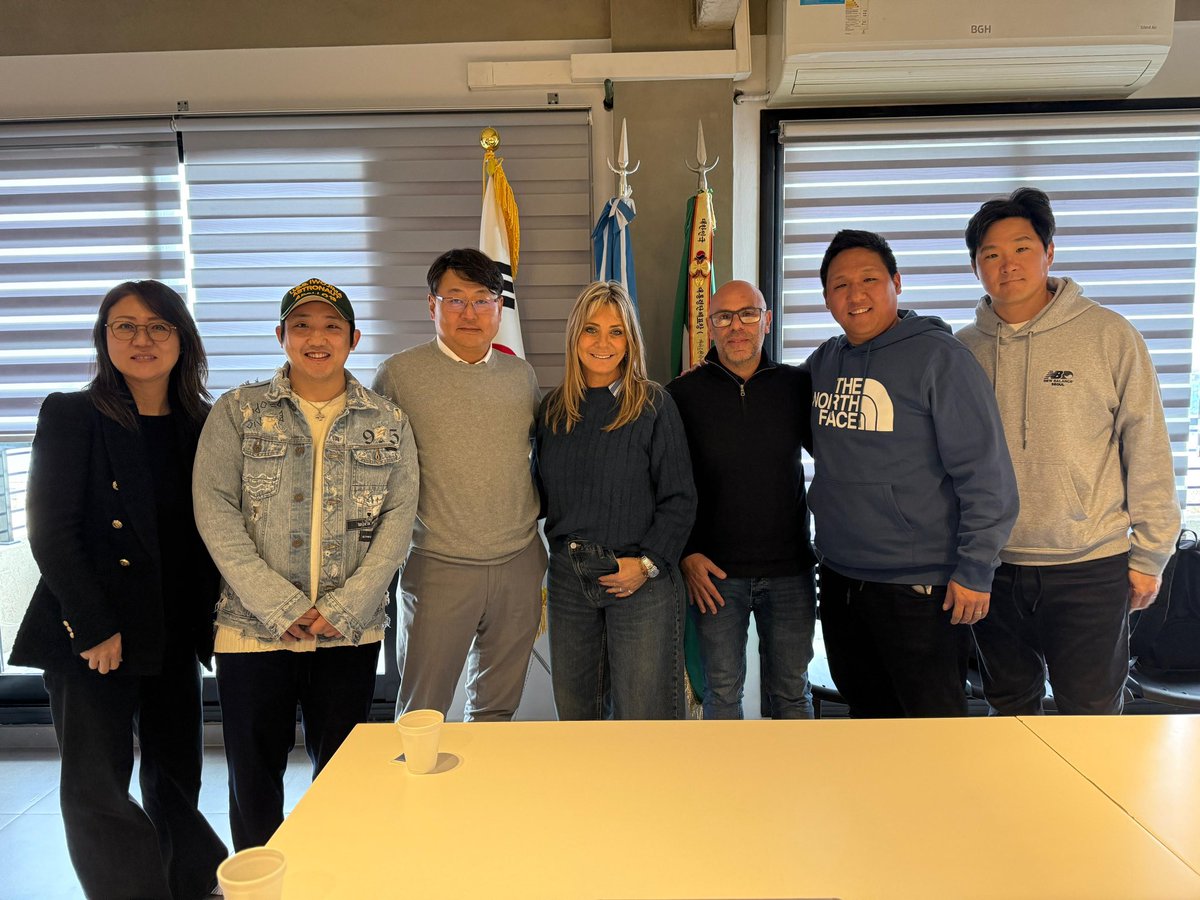 Compartimos miradas, escuchamos inquietudes y conversamos sobre los avances en seguridad y en el orden del espacio público, especialmente tras el megaoperativo en la Av.Avellaneda.
Instancias como estas son fundamentales para seguir construyendo una ciudad más ordenada y segura