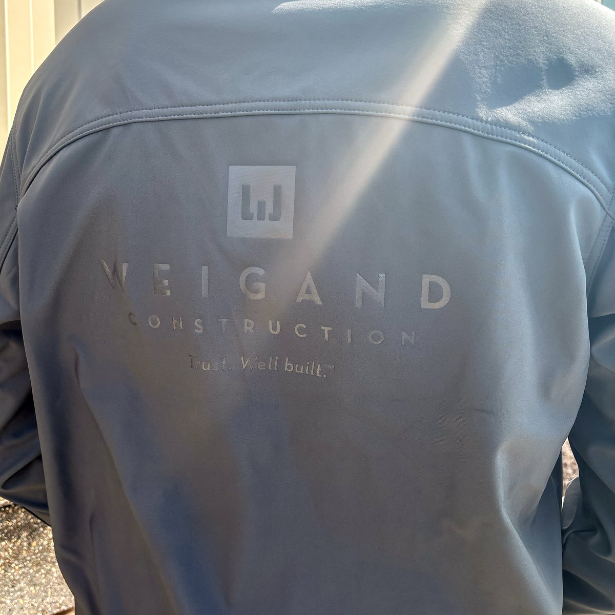 jhspecialty's tweet image. Our promo team helped Weigand Construction outfit their crew with custom jackets — perfect for staying warm and staying branded on and off the job site. 💼🛠️

Custom apparel like this keeps your team looking sharp, no matter the forecast.

#BrandedApparel #Promo