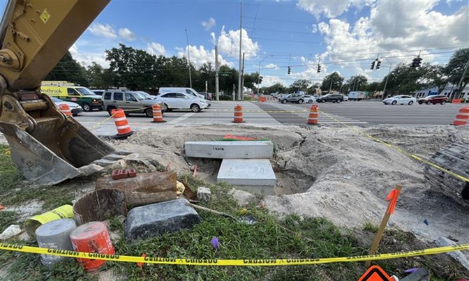 MyFDOT_CFL's tweet image. FDOT is making progress at the S.R. 436/S.R. 434 intersection. Two of four mast arm foundations are done, and outdated pedestrian features have been removed. New drainage is in place to support future lane widening.
More: cflroads.com/project/447411…
@seminolecounty @CityofAltamonte