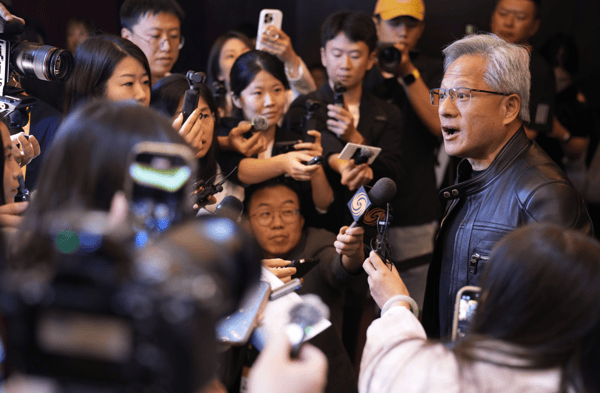 Nvidia is back in China — and the stock pops 5%: Nvidia says the U.S. will let the company sell H20 AI chips in China, days after CEO Jensen Huang met with Trump and as he visits Beijing dlvr.it/TLwtwS