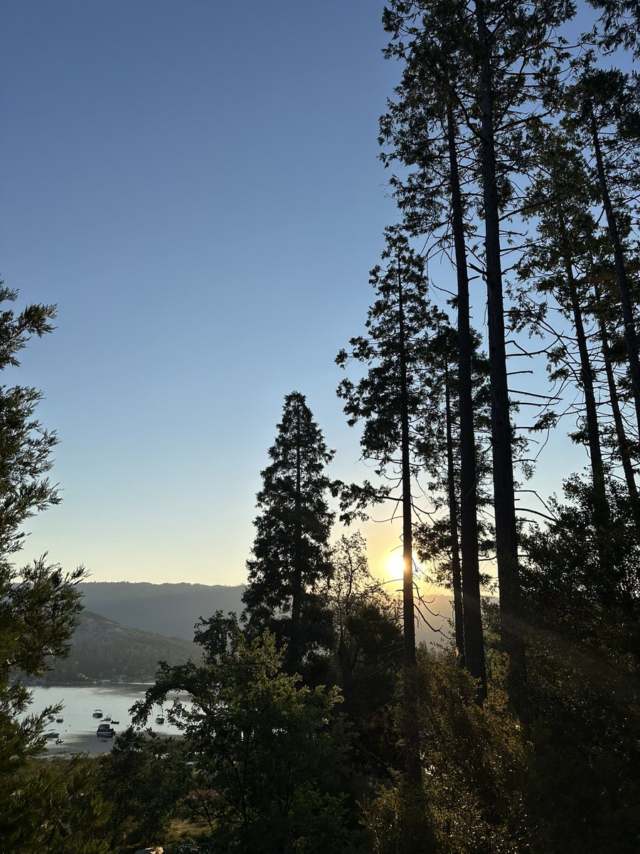 sarahhh ❥ (@trisarahhhtops_) on Twitter photo good morning from my favorite place on earth 🥱☕️👶🏼☀️♥️🌊🌲👩🏼❤️👨🏻 good morning from my favorite place on earth 🥱☕️👶🏼☀️♥️🌊🌲👩🏼❤️👨🏻