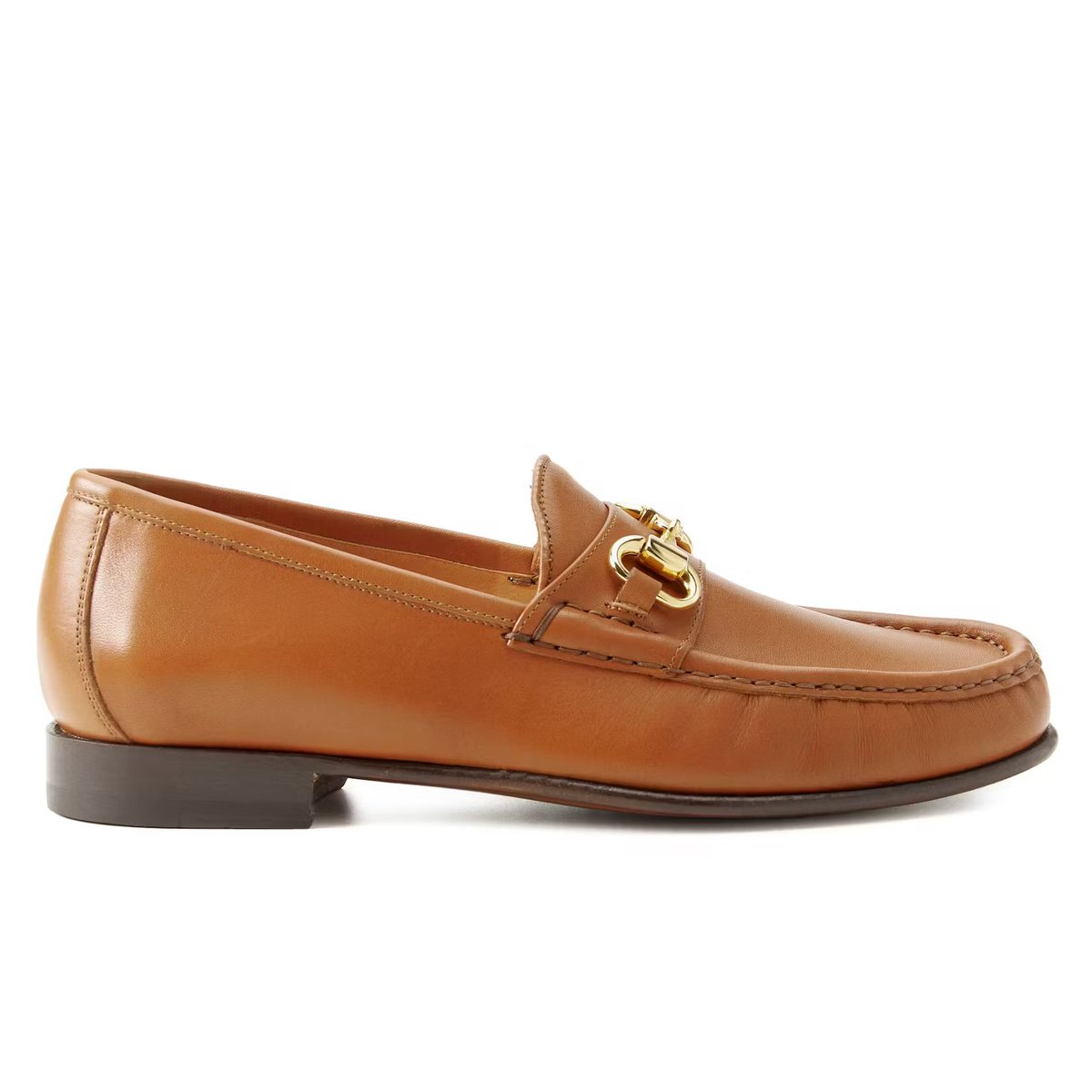 jakewoolf's tweet image. Sale season is here, which means it’s an excellent time for DEALS on all sorts of summer shoes like loafers, sneakers, and sandals

Here I poured through hundreds of e-commerce pages to find the 25 pairs of discounted shoes that you’ll actually want to wear long term

Link in bio