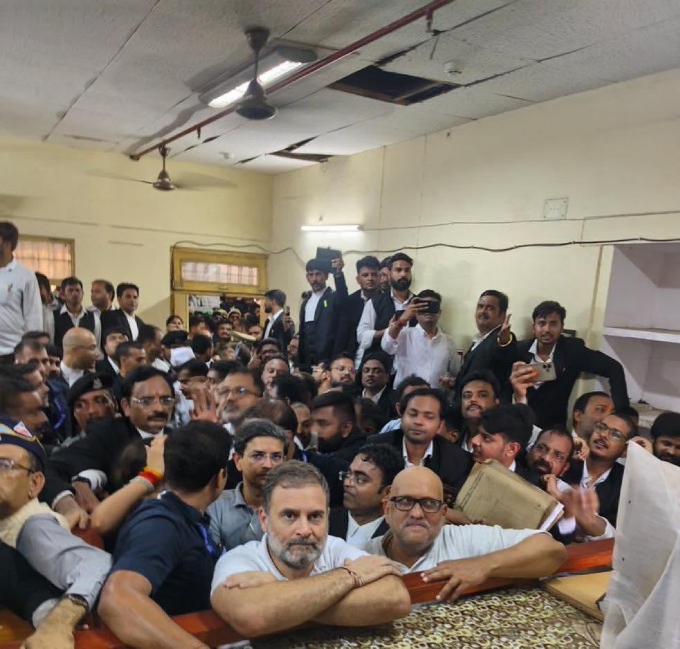 ppbajpai's tweet photo. वक्त आने दे बता देंगे तुझे ऐ आसमां…
हम अभी से क्या बताएं क्या हमारे दिल में हैं… https://t.co/I8JjHbdVeZ