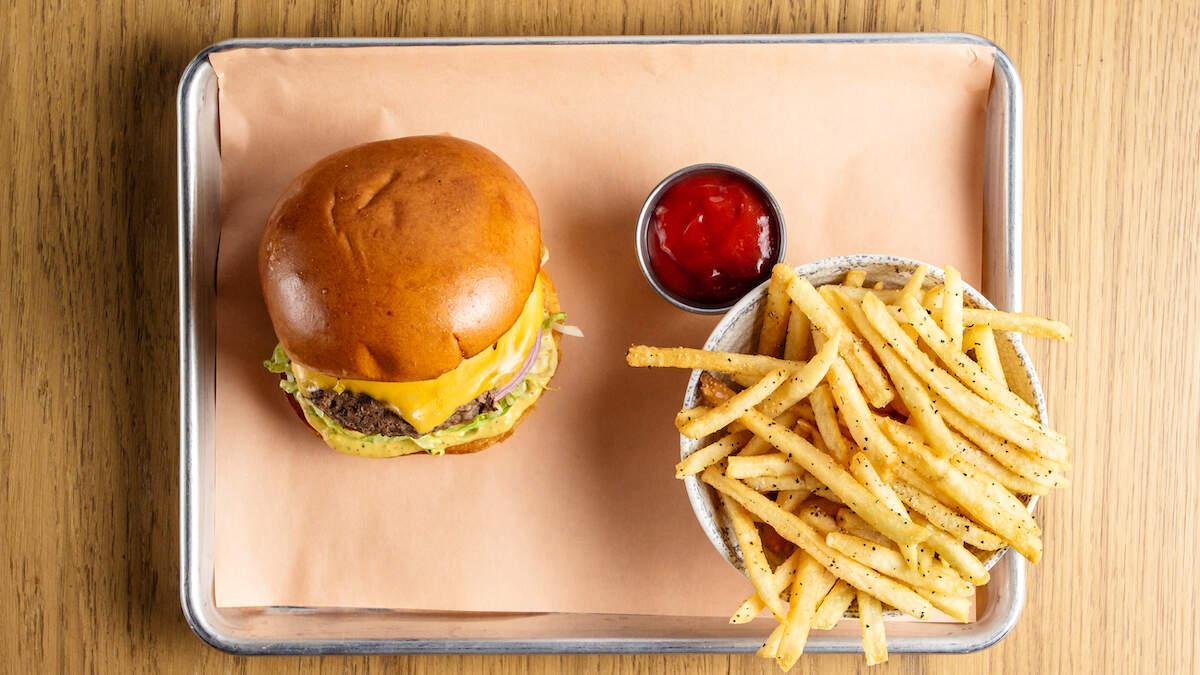 America's Best Fast Food Burger Chain For 2025 Revealed | Z100 New York z100.iheart.com/content/2025-0…