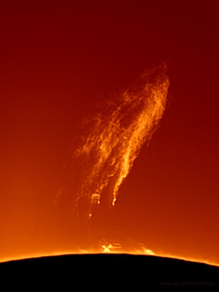AstroBin_com's tweet image. AstroBin's Image of the Day: "Plasma Rain over the Sun (gif-Animation)" by Henning Schmidt
astrobin.com/r7znho/
#astrophotography