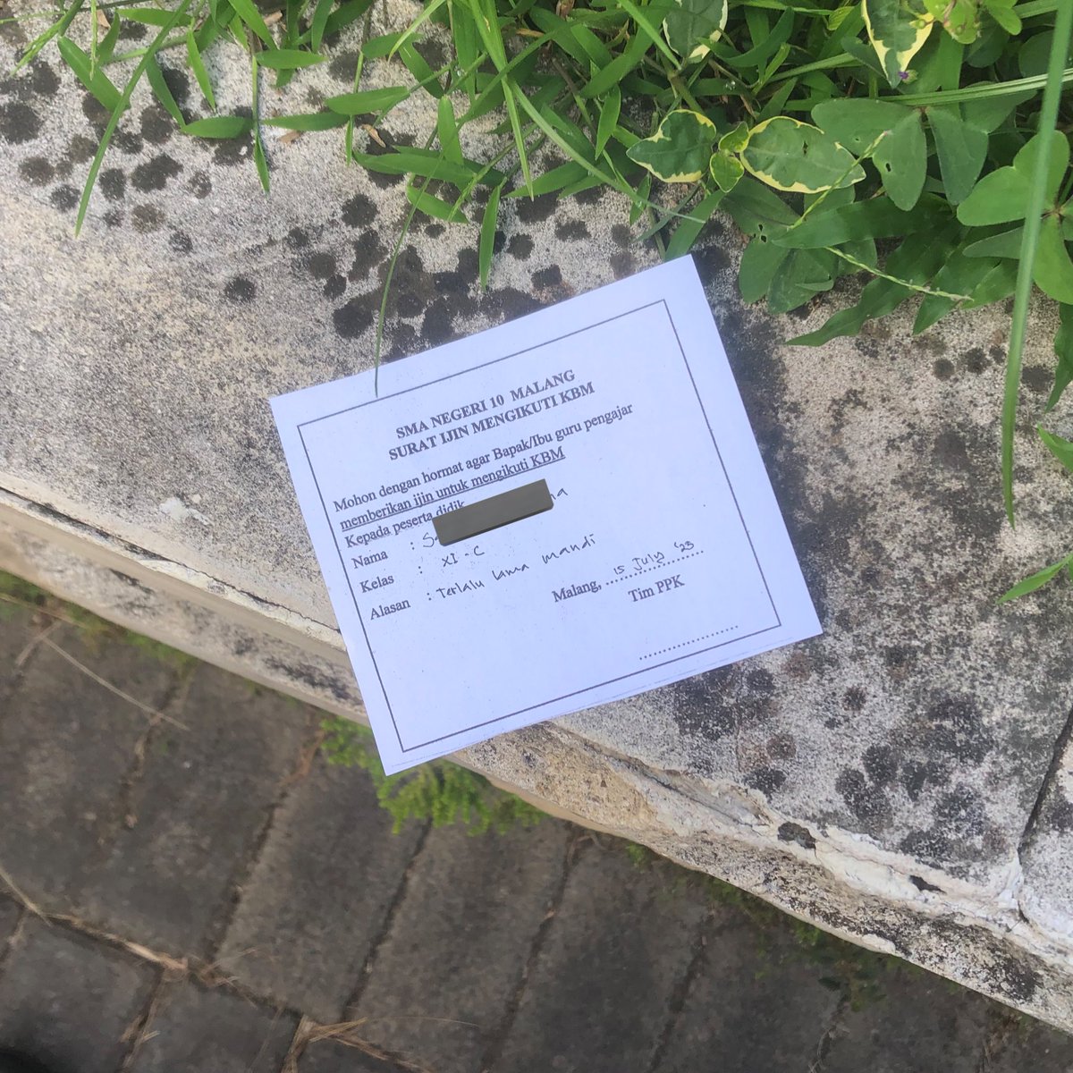 arrazaf's tweet image. hari hari nelat 😭😭