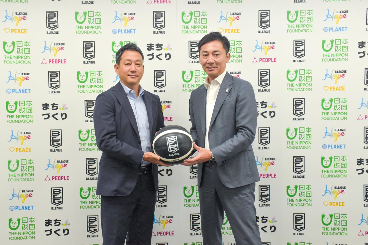 B_LEAGUE's tweet photo. 📢#Bマガジン 更新📢

B.LEAGUEと日本財団が連携強化して「まちづくり」事業を本格始動🏃

▼会見の様子はこちら📝
https://t.co/Lnz8PpEoD3

＃Bリーグ #感動立国 #公民連携 https://t.co/9B9279znRC