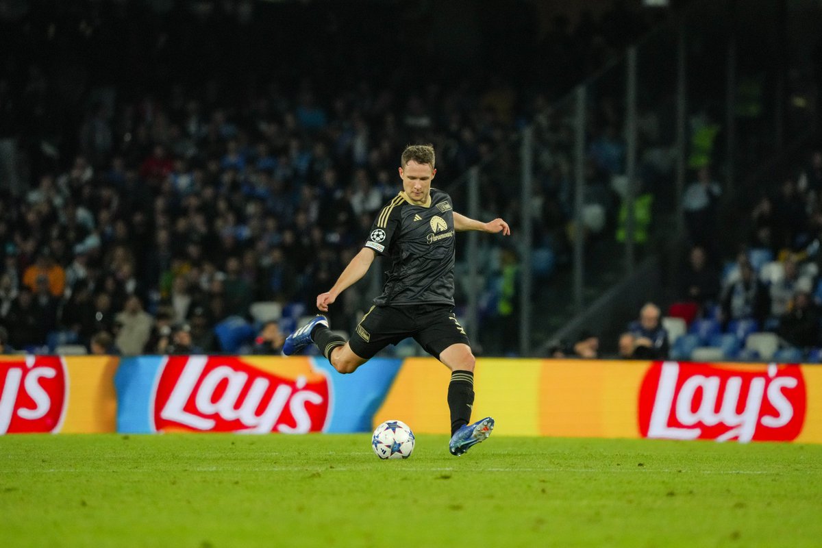 fcunion's tweet photo. 💬 Paul #Jaeckel über seinen Abschied ...
"Ich bin vor vier Jahren hierhergekommen, um mich weiterzuentwickeln und in der #Bundesliga zu spielen. Dass wir uns dann wenig später auch noch für die Champions League qualifiziert haben und ich dort auch antreten konnte, war eine Geschichte, die ich so nicht erwartet hätte.
Ich bin Union und besonders der Mannschaft dankbar für die gemeinsame Zeit, die Leihe nach Braunschweig hat mir aber gezeigt, dass ich mich noch einmal als Stammspieler etablieren will."
#FCUnion