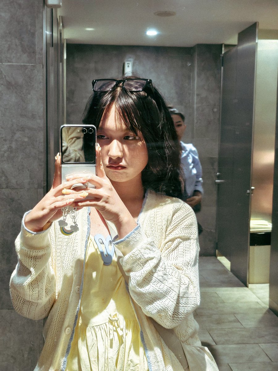 shouvko's tweet photo. Menonton sore!! :D https://t.co/Su6Qy8ogvV