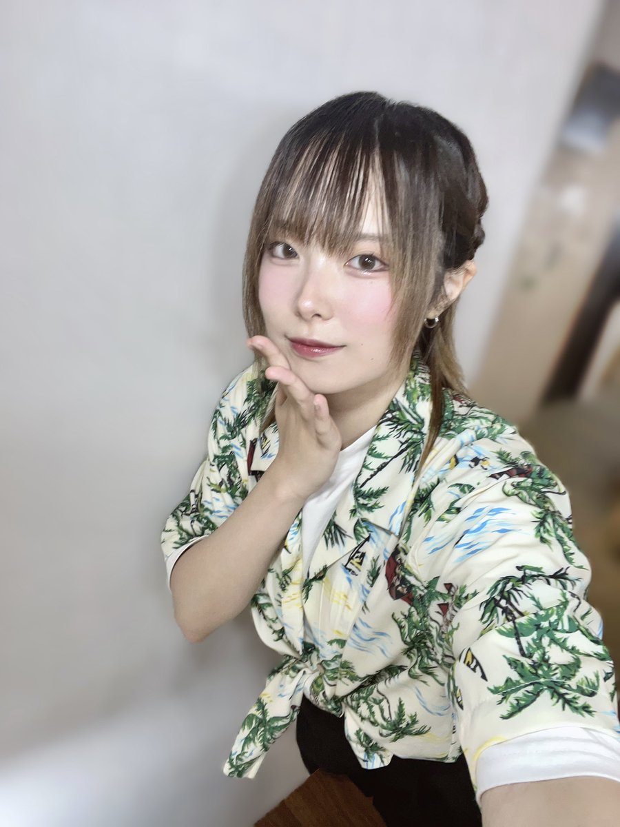 さなのデコチェキ、販売中です🌟
ライブはお休み中ですが、さなに宿題をください🥲💌
特になかなか着ないレア衣装のチェキなので、ぜひこの機会にお迎えしてね🥹
今年の夏の最高の想い出チェキになるように精一杯デコります😻💘
リンクはこちら🔗
naniyori.base.shop/items/112357295

naniyori.base.shop/items/111632589