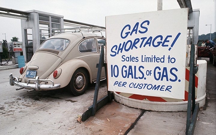 CapitolHistory's tweet image. #OTD in #history, 1979, #POTUS Carter said the #USA had a “crisis of confidence.” One cause was an extreme gas shortage, leading to #Congress’ Energy Security Act—which sought to diversify energy sources. “Working together with our common faith,” Carter rallied, “we cannot fail.”
