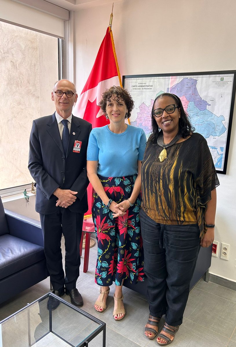 AmbCanBFA's tweet image. Reçu à l'ambassade, le Chef de délégation du Comité international de la Croix-Rouge au #BurkinaFaso a édifié Ambassadrice Guthrie & Cheffe de coopération sur les défis & actions du #CICR: #Santé #Protection #Résilience #Humanitaire
Le Canada est fier de financer @CICR_fr au 🇧🇫🌍