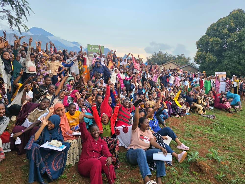 Camfed's tweet image. It's #WorldYouthSkillsDay & CAMFED Tanzania has been supporting girls with the skills they need to thrive in advanced studies! 🎓
💡Financial literacy
💡Rights awareness
💡Leading with confidence
💡Staying safe from gender-based violence
This is how we build brighter futures!