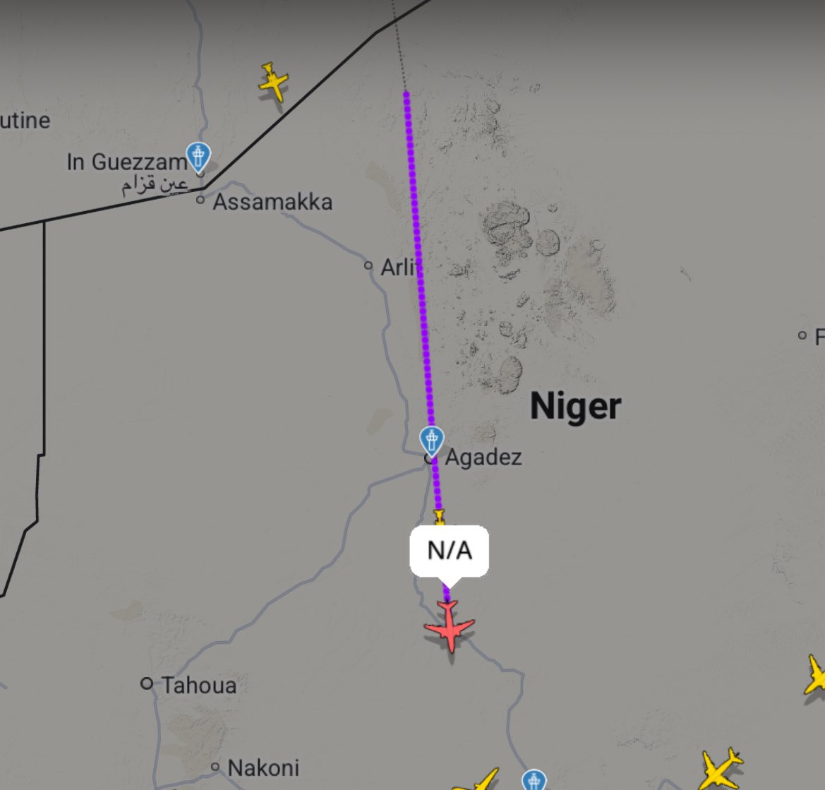 The Presidential Air Fleet aircraft Boeing 737-7N6 is currently approaching Nigerian Airspace - Katsina airport.  Two Bombardier aircraft are tailing the PAF aircraft.