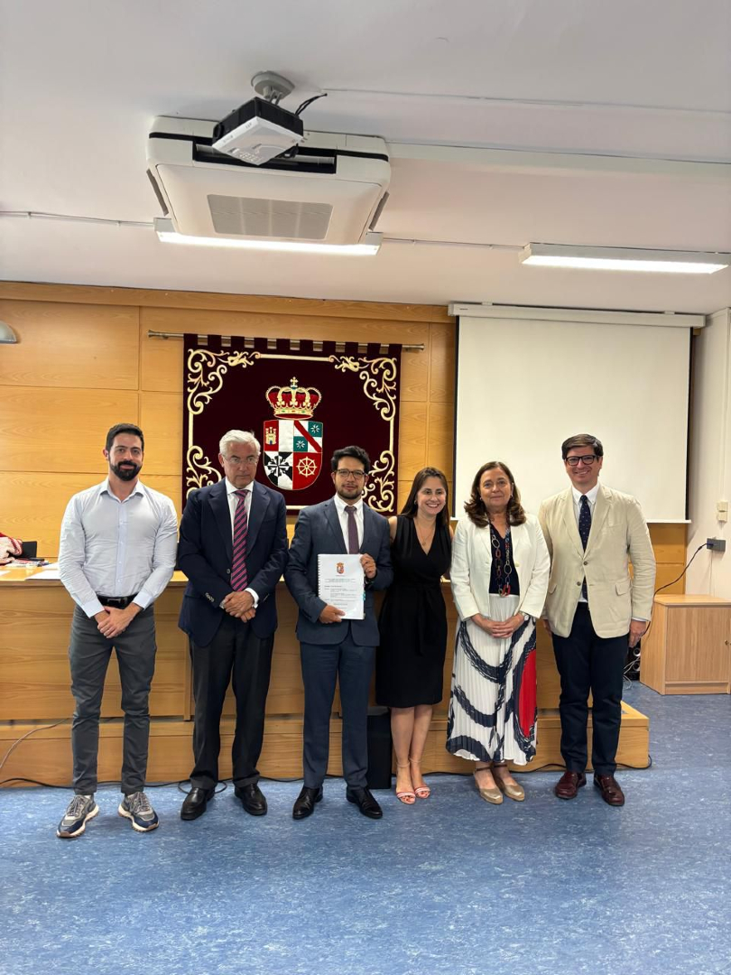 El 8 de julio en la Facultad se defendieron dos tesis doctorales:

1. William I. Gallo Aponte sobre la protección jurídica de la energía limpia en España, Brasil y Colombia.
2. Arturo Rodriguez Corvalan sobre la buena administración electrónica en Chile y la Ley N° 21.180.